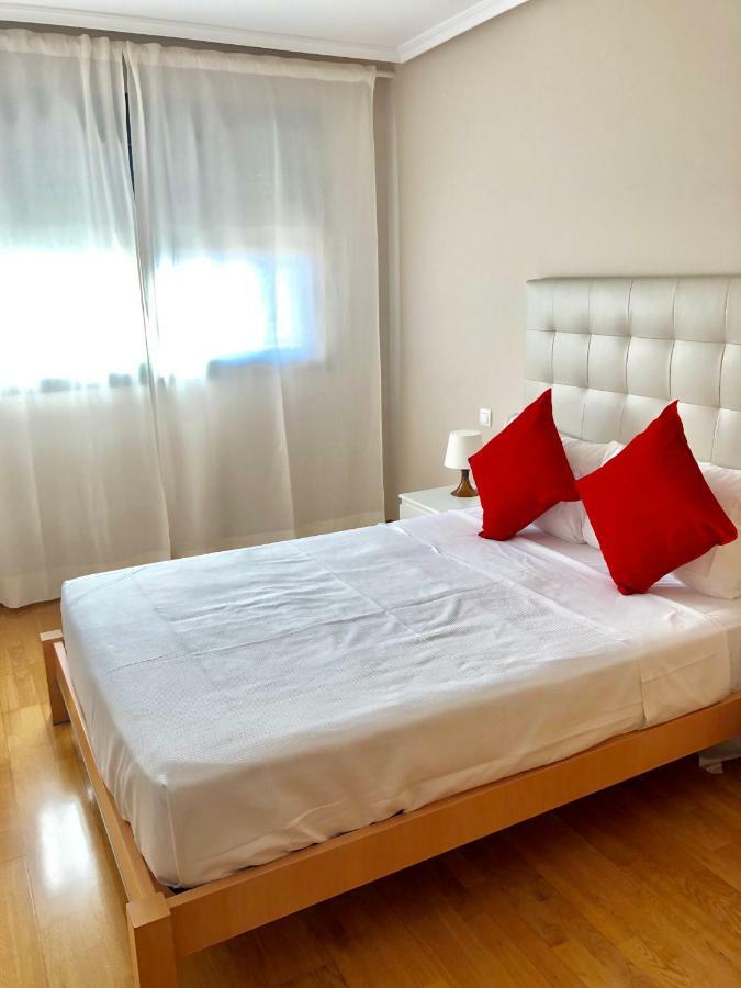 New Apartments Airport Ifema Madrid Bagian luar foto