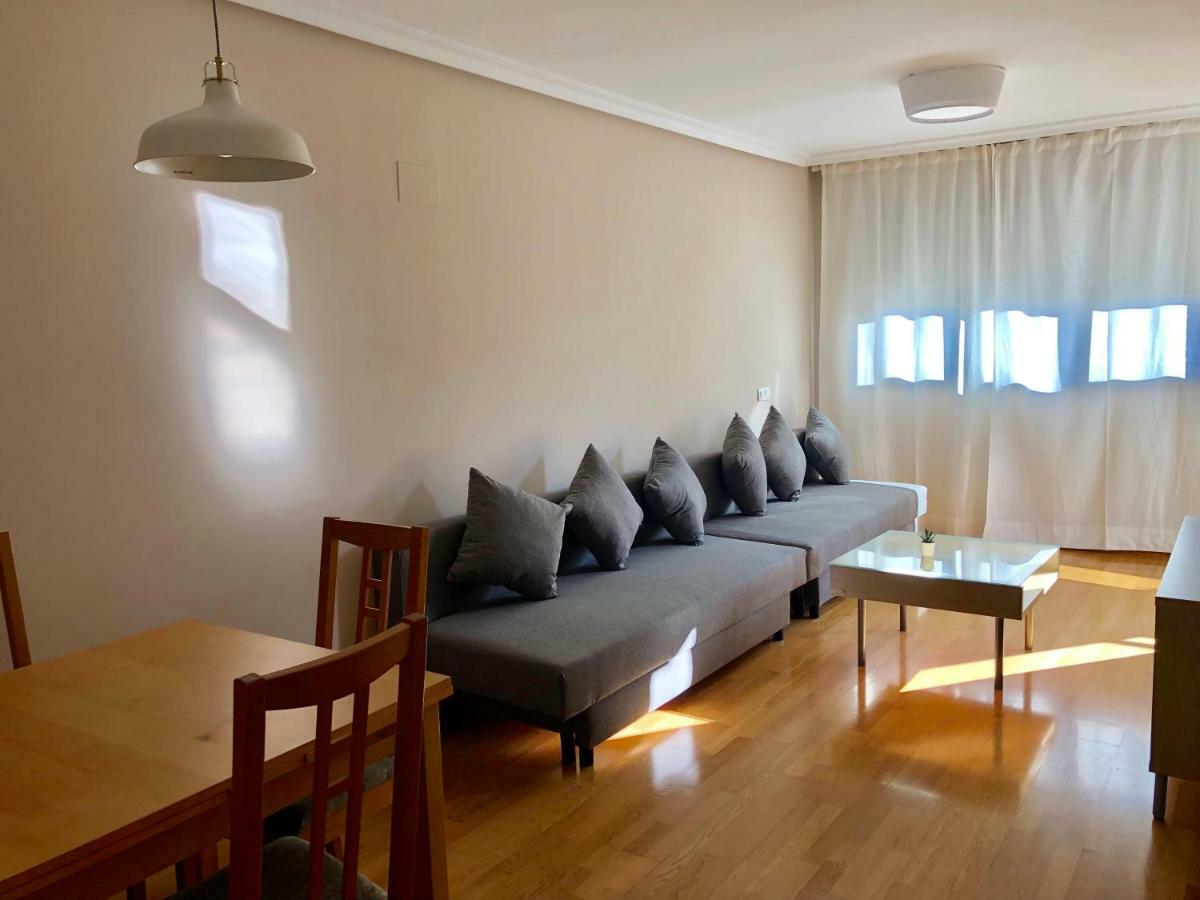 New Apartments Airport Ifema Madrid Bagian luar foto