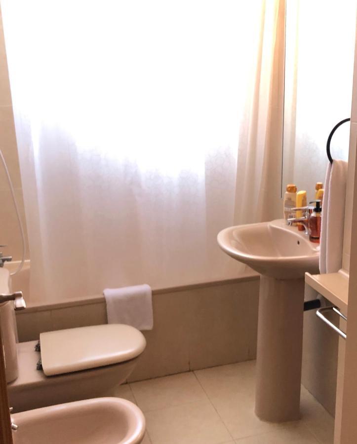 New Apartments Airport Ifema Madrid Bagian luar foto